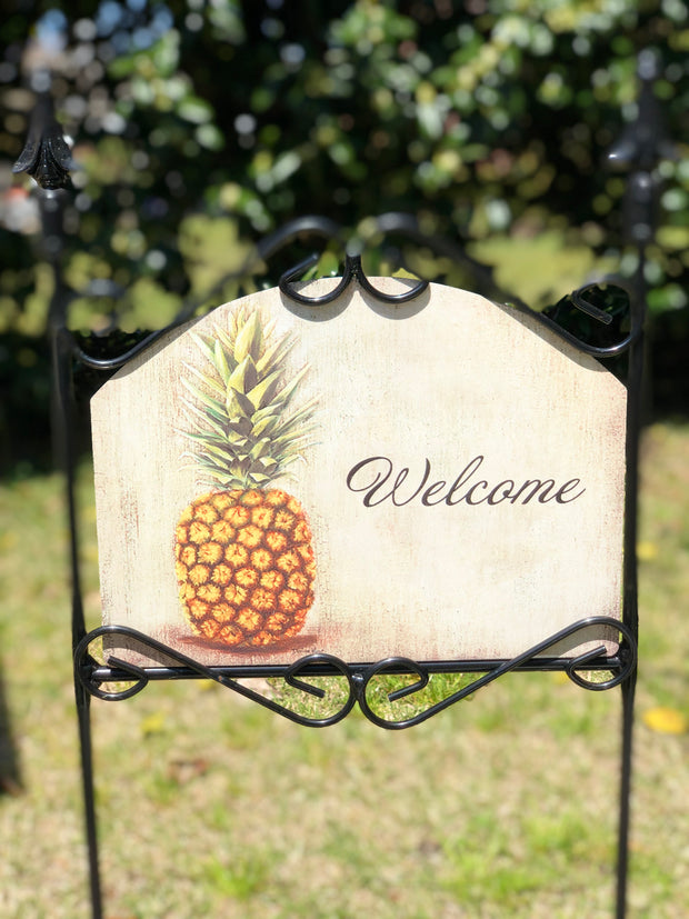 Heritage Gallery Pineapple Garden Sign