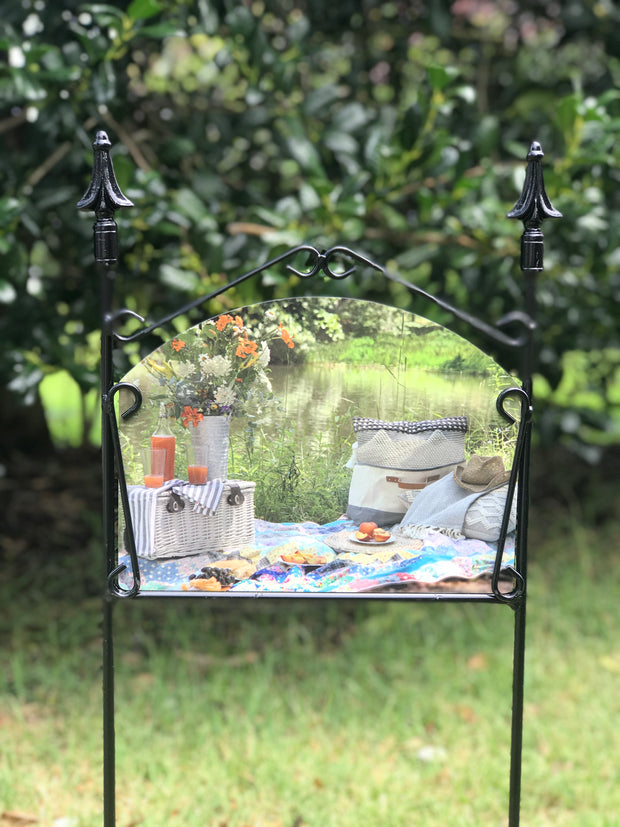 Picnic on Quilt (No Writing) Garden Sign