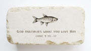 Twelve Stone Arte Luke 9:15-17 Scripture Stone with Fish