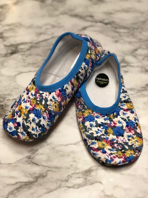 Snoozies skinnies lightweight online slippers